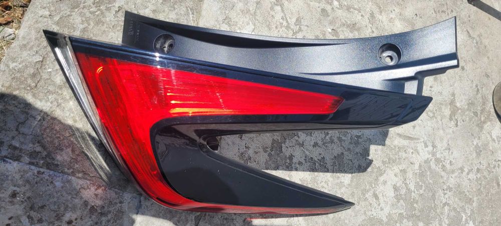 Фара права Nissan Leaf II Європа