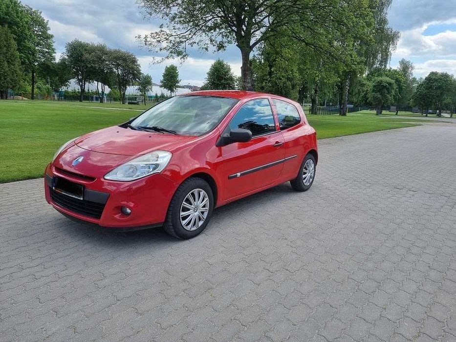 Renault Clio 1.5 dCi oc i przegląd do 10.2026 roku