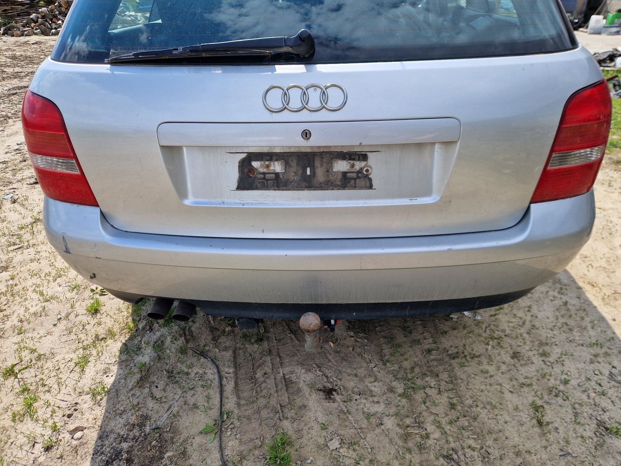 Klapa bagażnika Audi A4 B5 lift LY7W AVANT