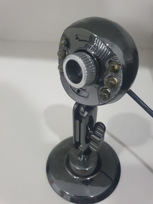 Câmaras Web USB com luz e foco manual