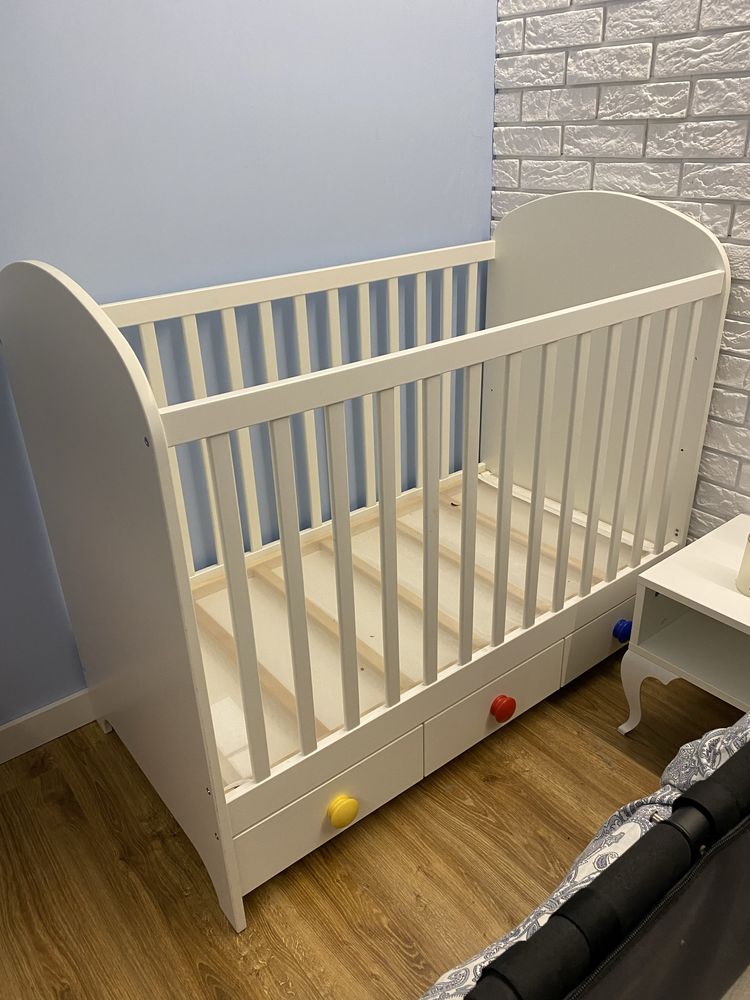 Drewniane łóżeczko ikea