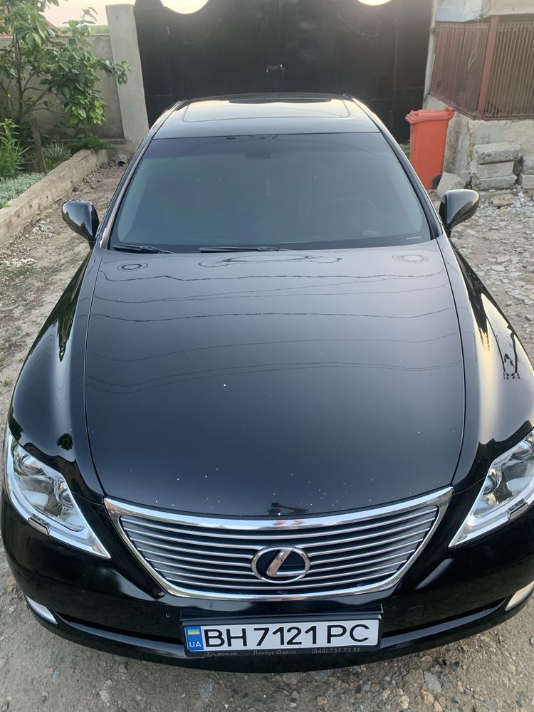 Продам хорошего черныша LS 460