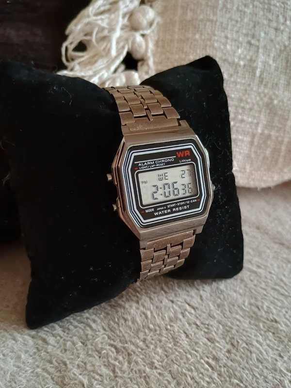 Zegarek srebrny vinted LED z datownikiem