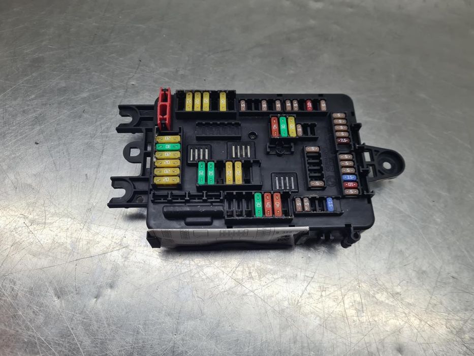 Caixa fusíveis / SAM / BSI BMW 1 (F20)