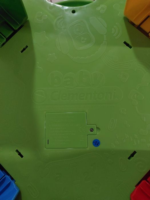 Stoliczek edukacyjny interaktywny Clementoni