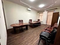 Продаж квартири 4к. ремонт під офіс, самий ЦЕНТР! Шота Руставелі