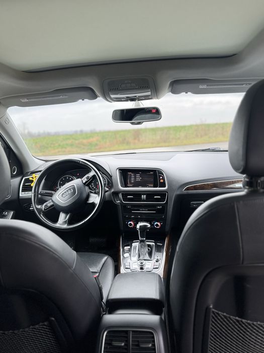 Продам Audi Q5 2015 року.
