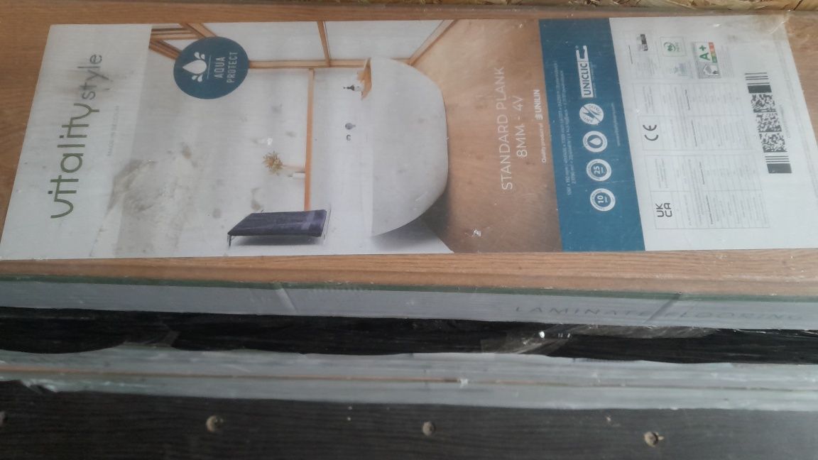 Panele Vitality HoneyOak AC4,8mm,Vfuga,Wodoodporne 16.5m2 plus podklad