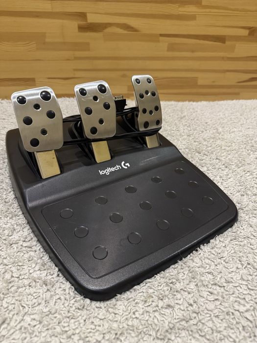 Хороший стан. Ігрове кермо Logitech g920 PC/XBOX