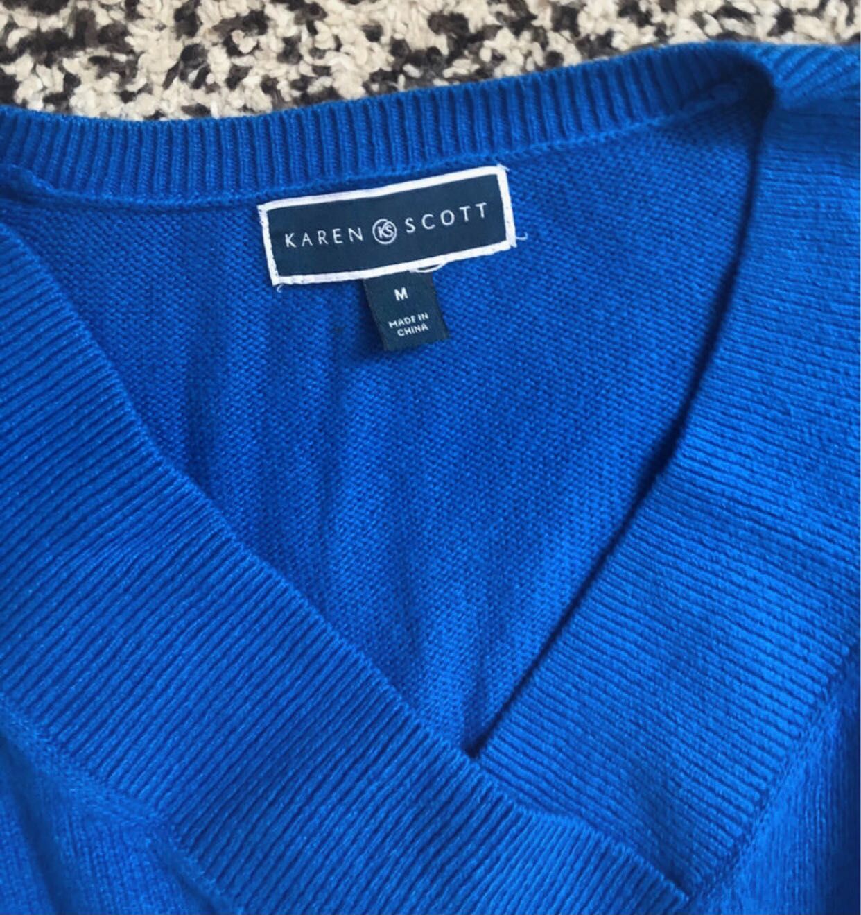 Karen Scott kobaltowy niebieski sweter w serek bawełna akryl M