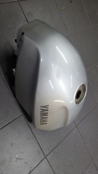 Yamaha fjr 1300 r.01-05 bak zbiornik pompa paliwa