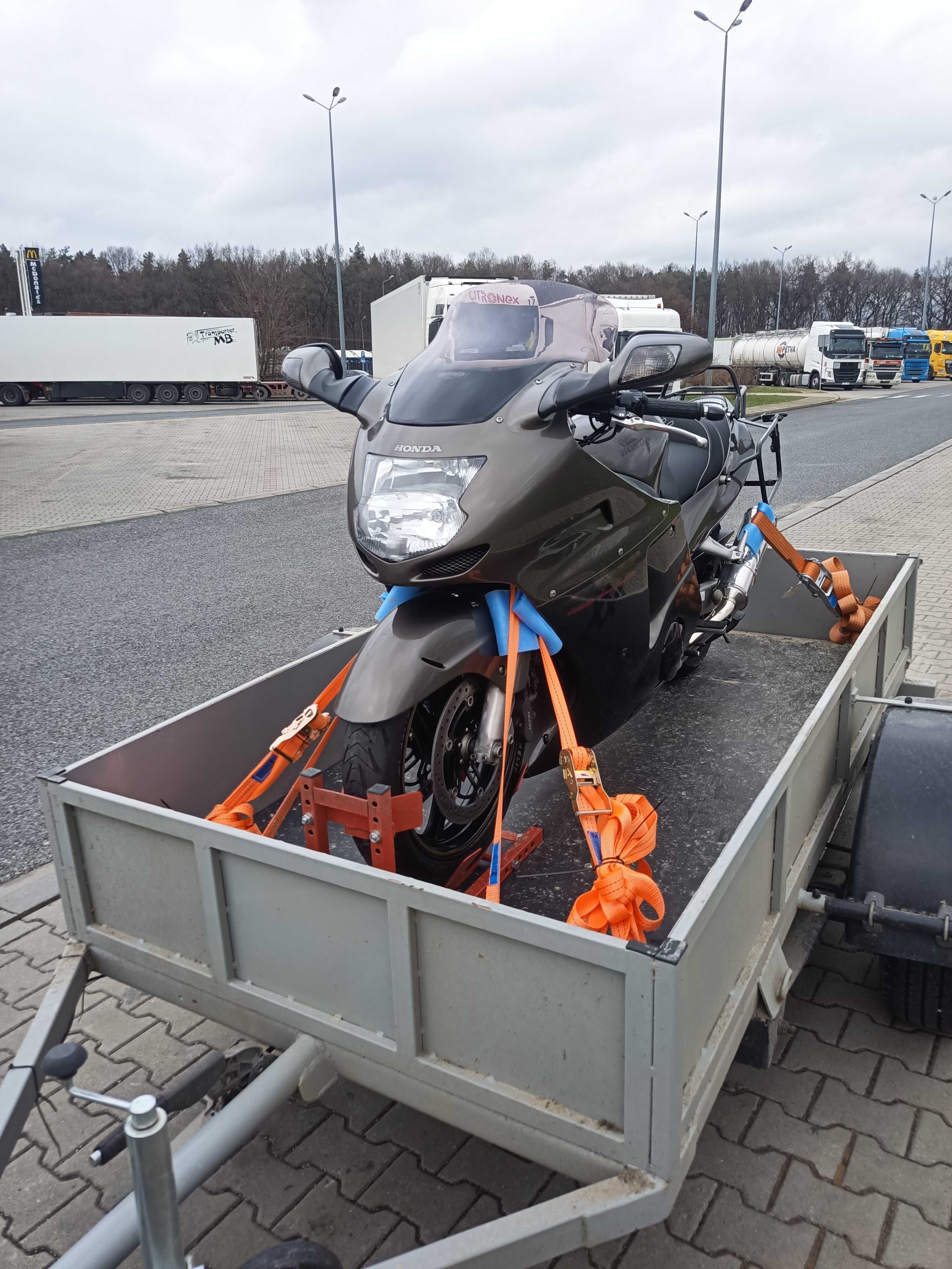 Wypożyczalnia przyczep, pojazdów dostawczych, usługa transportu