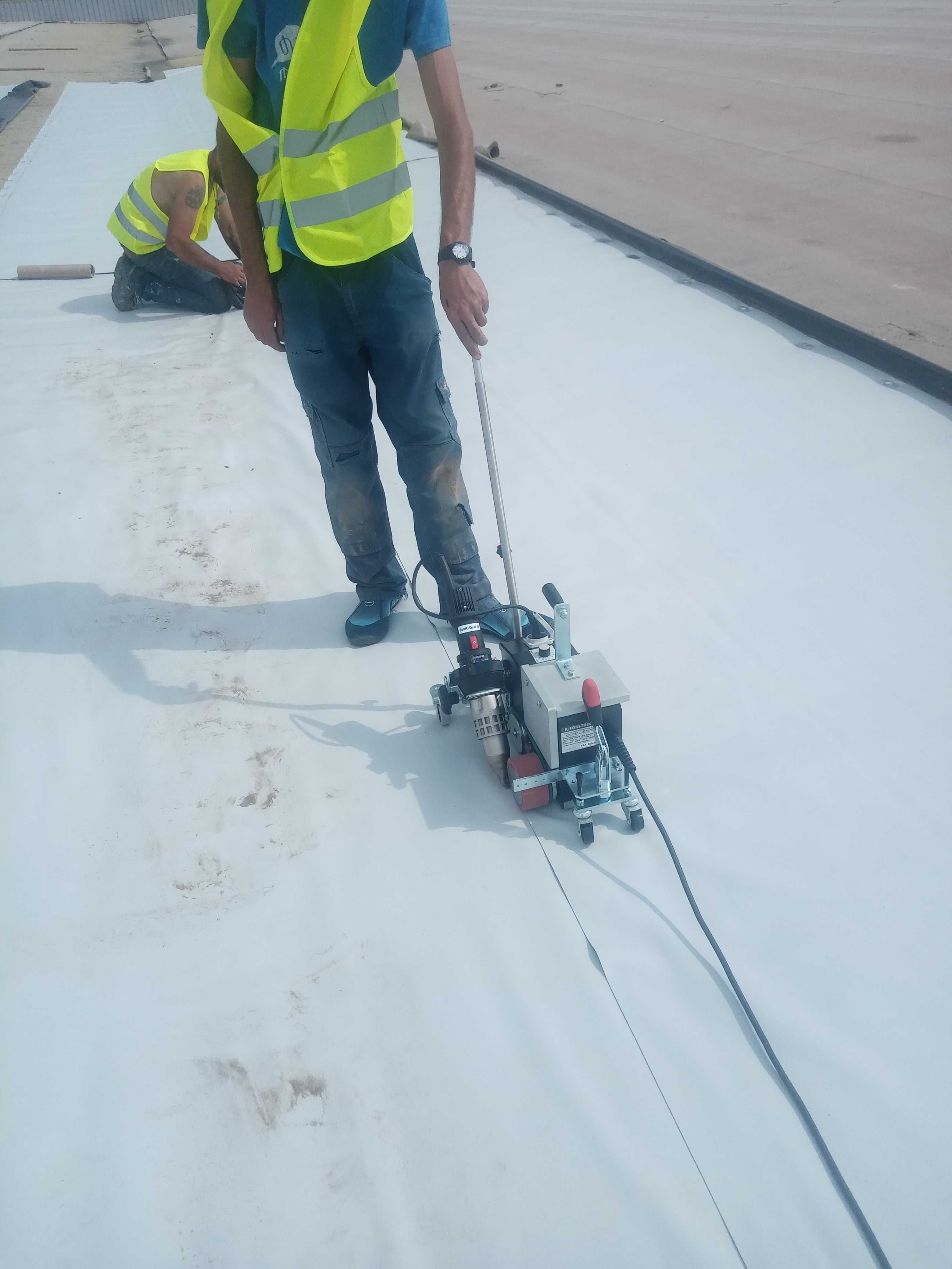 Piscinas com Tela Armada ou Fibra de Vidro