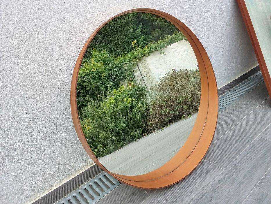 Espelho redondo em madeira