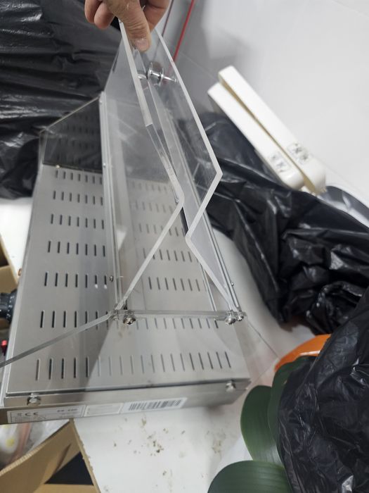 Vendo  vitrine expositira aquecida