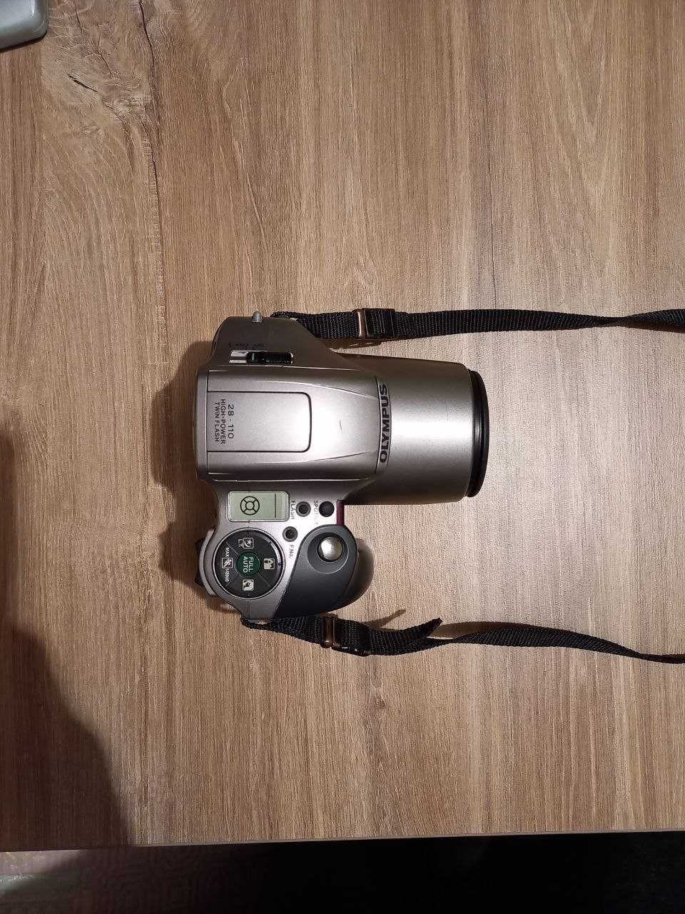 Плівкова камера Olympus IS-200