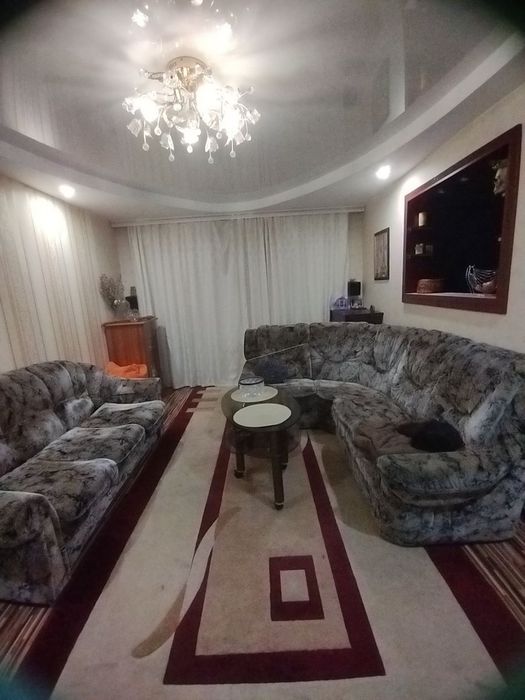 Продам дачу поруч з містом.