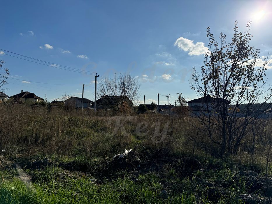 Продам найкращу земельну ділянку,біля ЛІСУ, розміри30*40,кутова, 8км