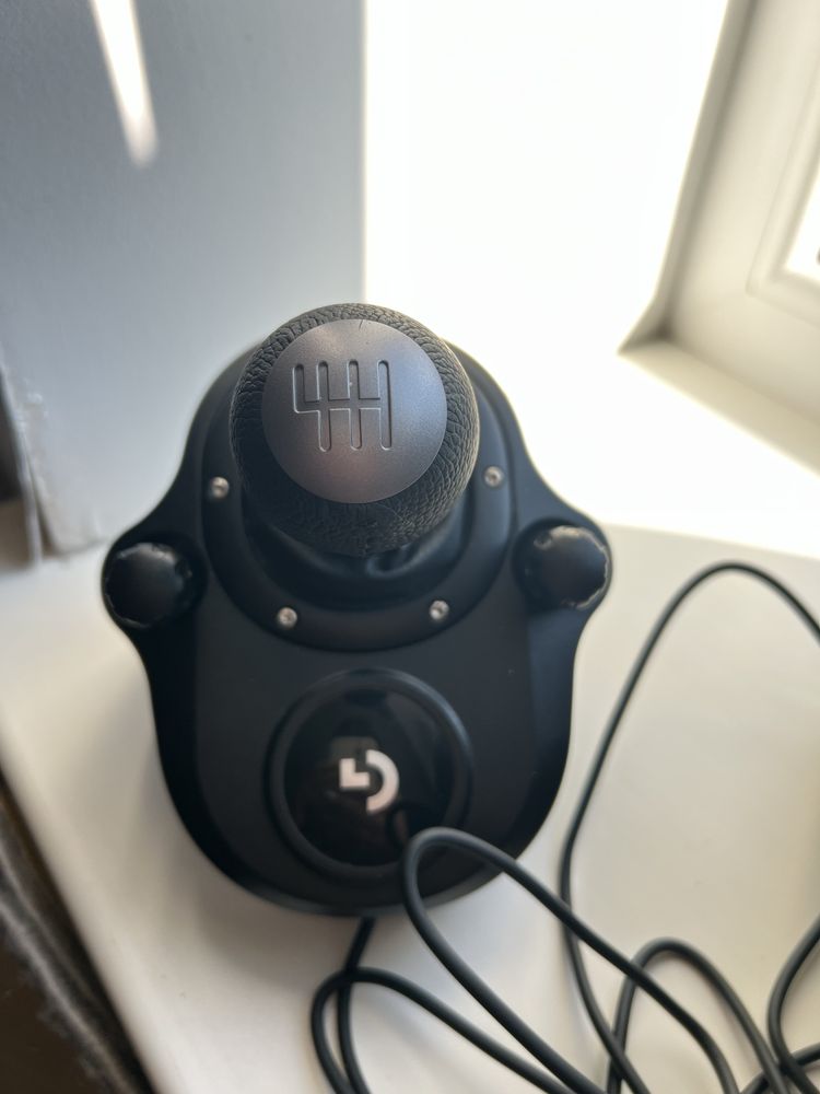 Руль Logitech G-29 з педалями та шифтером КПП