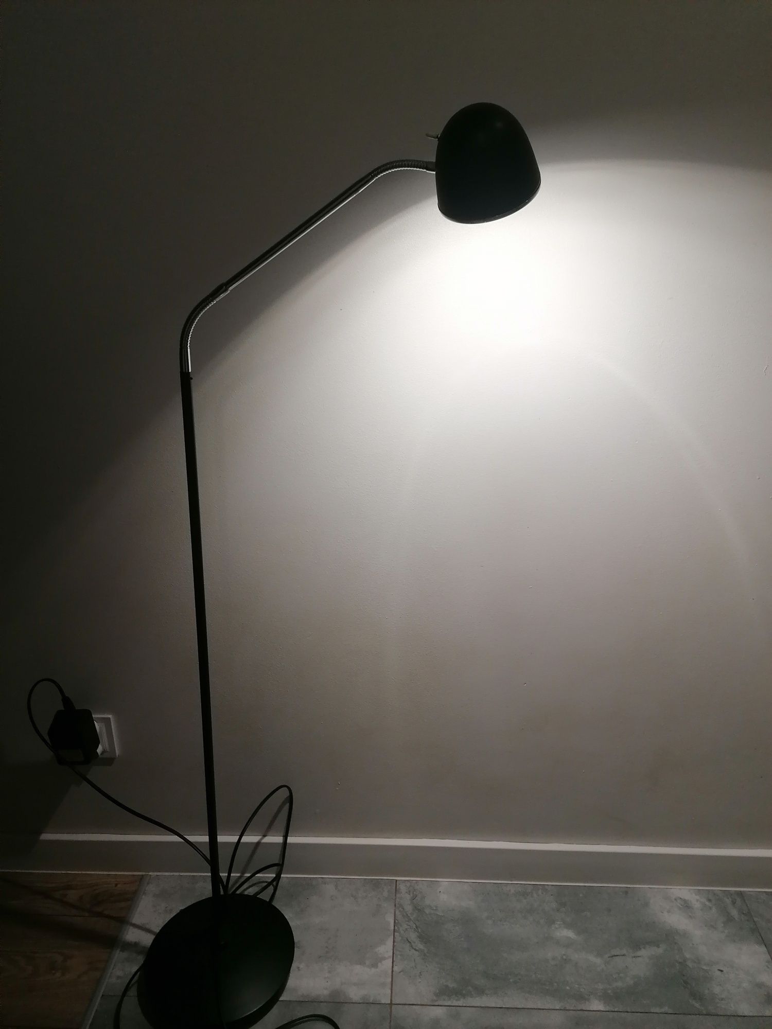 Sprzedam lampę stojącą
