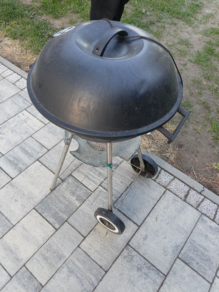 Grill okrągły z kulkami