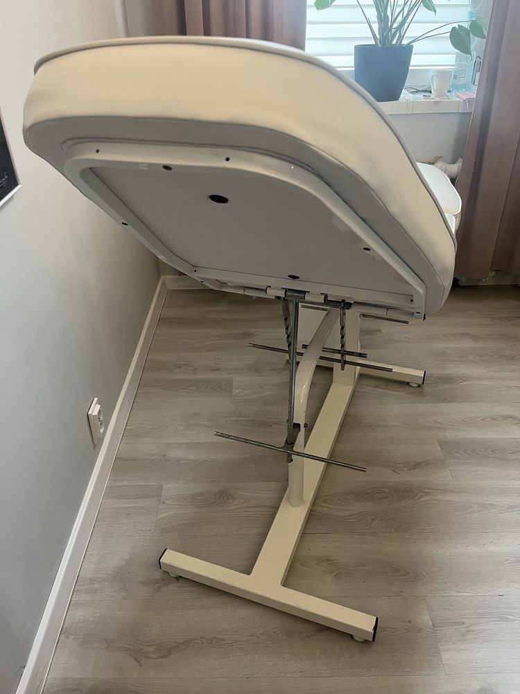 Łóżko kosmetyczne białe + gratis krzesło