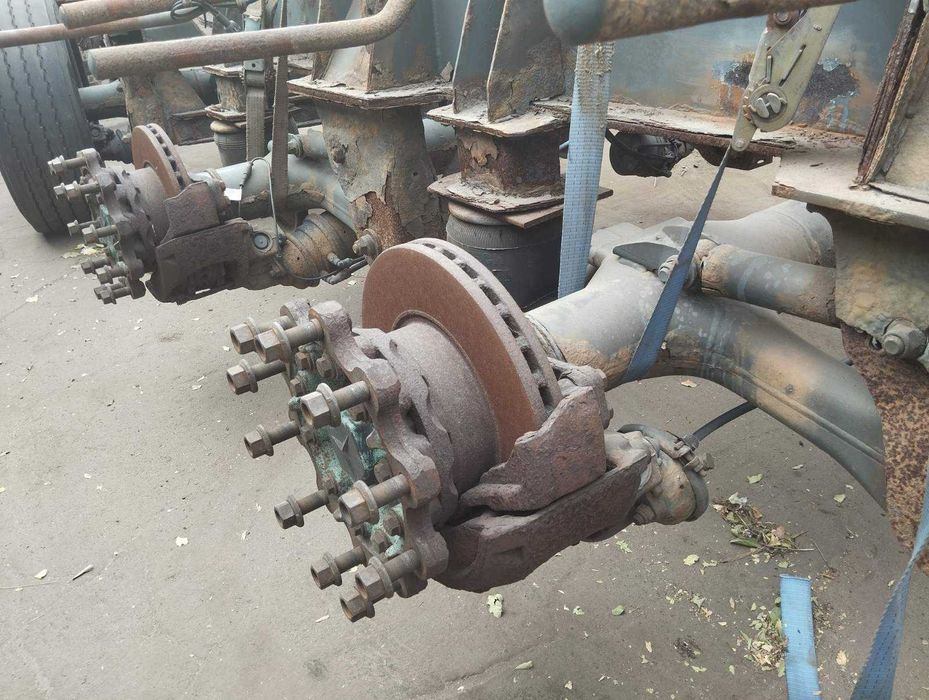 Продам вісь на вантажні причипи