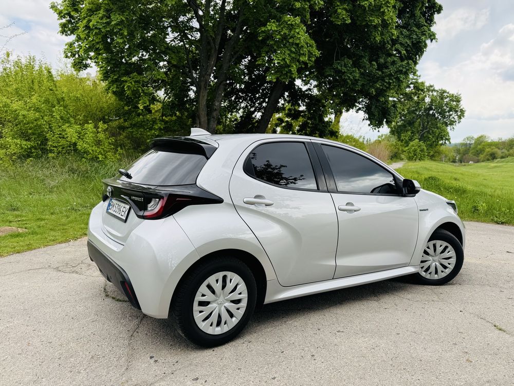 Toyota Yaris 1.5 Hybrid e-CVT Style 2023 рік Official