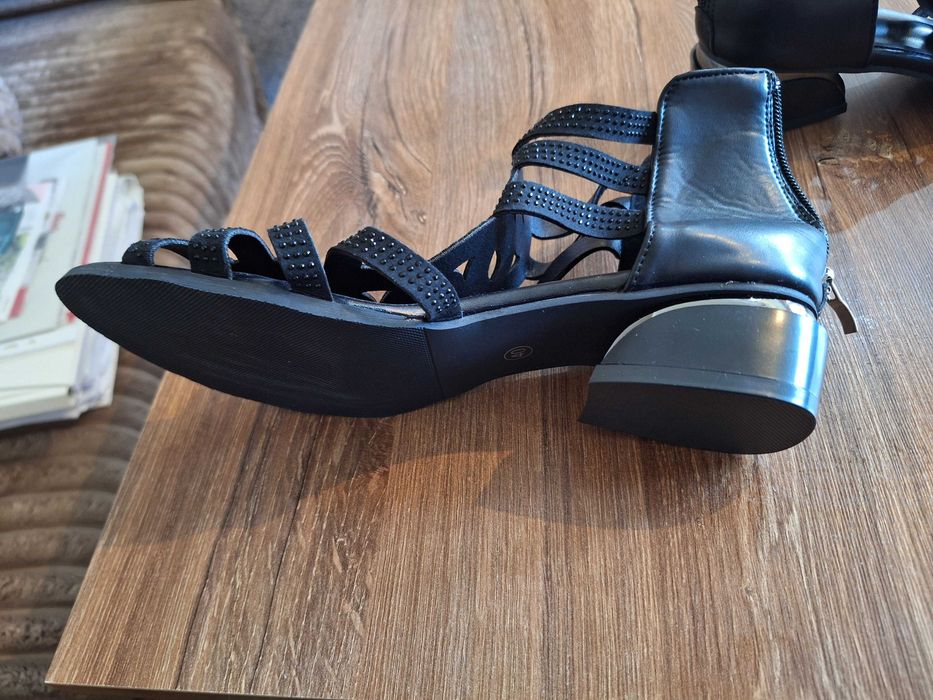 Sandały czarne typu rzymianki rozm. 39-40 NOWE!!!
