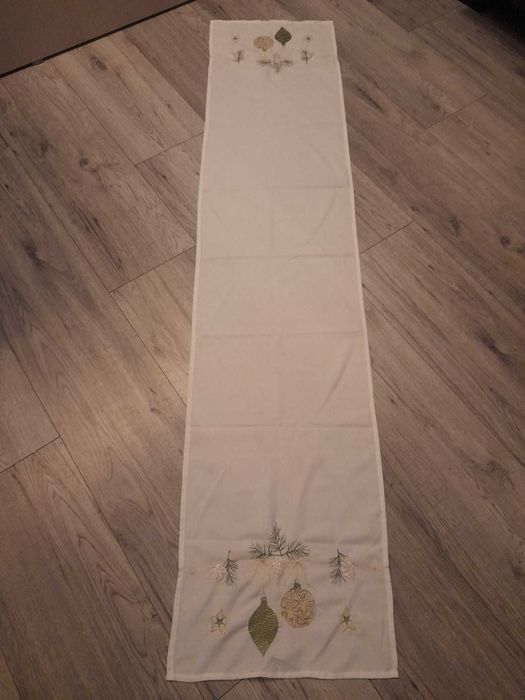 Obrus bieżnik świąteczny haftowany biały Boże Narodzenie