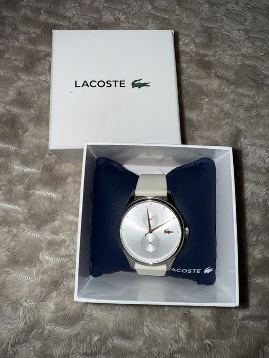 Srebrny zegarek Lacoste