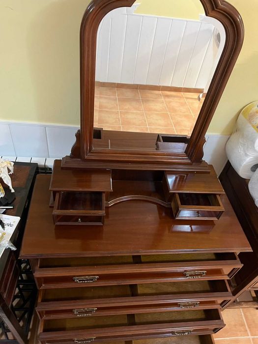 Toucador /cómoda antiga com espelho