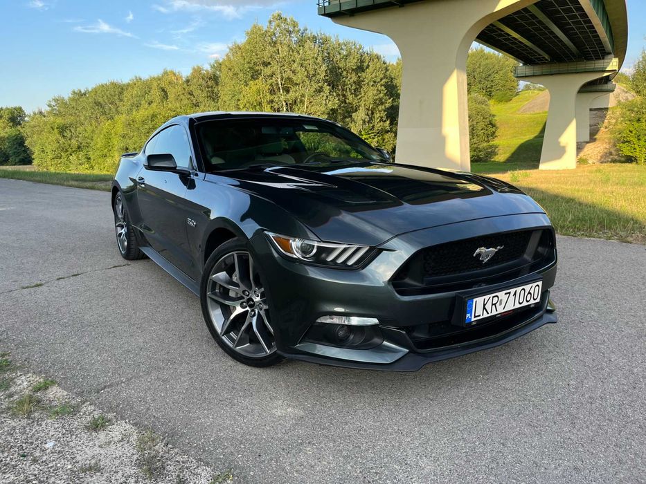 Ford Mustang 5.0 V8 Premium, Automat, Białe skóry Koła 20"