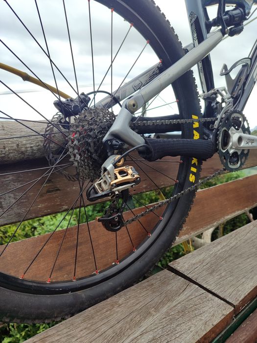Bicicleta enduro scoot