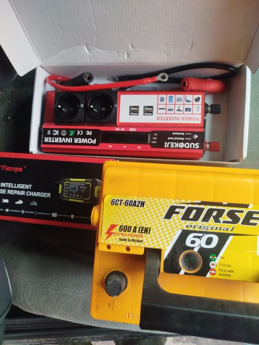 Комплект інвертор 2 кВт 12 -220 V, зарядне 6A, акумулятор  60