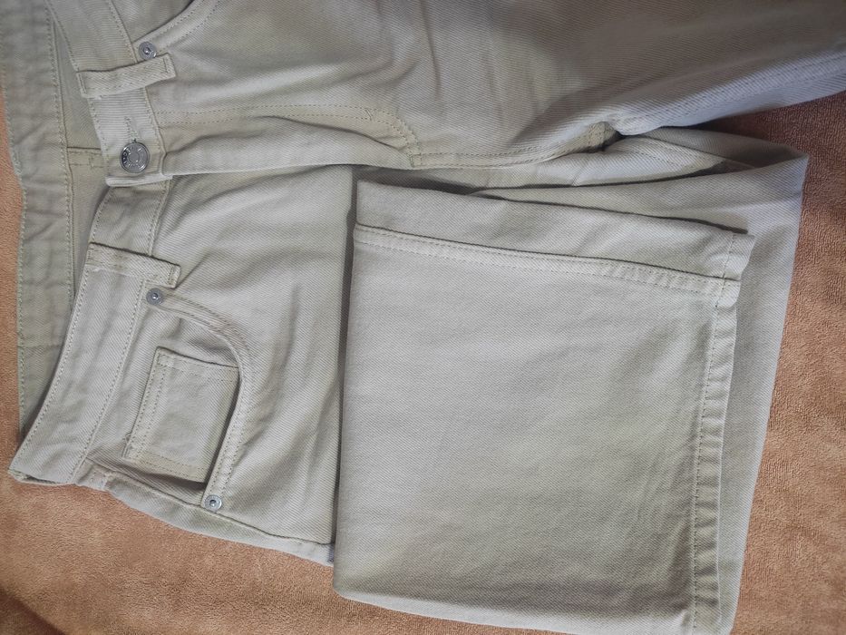 Жіночі джинси бежеві