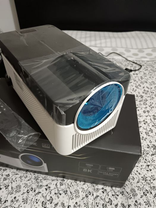 Magcubic projector 8K LED