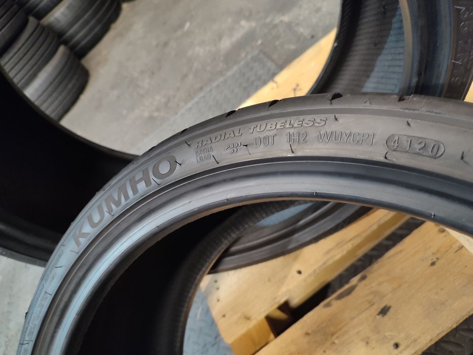 235/35/ 19  R19 Kumho Ecsta PS91 Dot 20