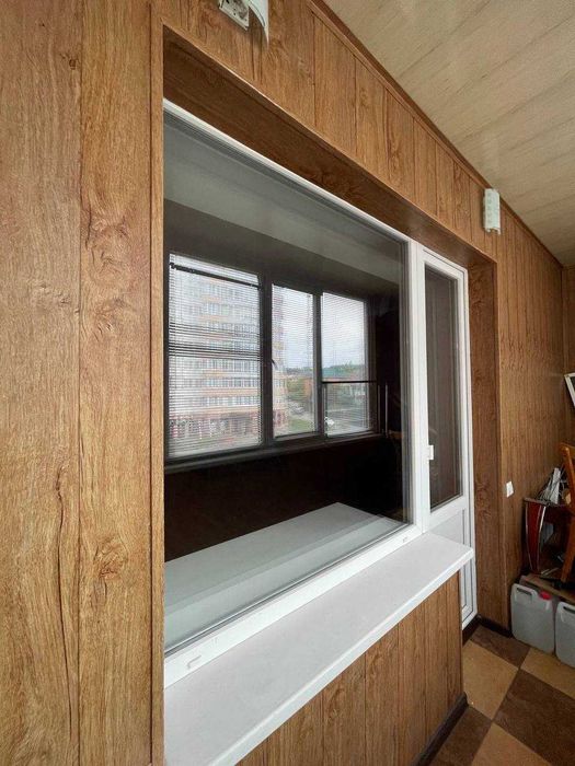 Продаж 2 к квартири Виставка