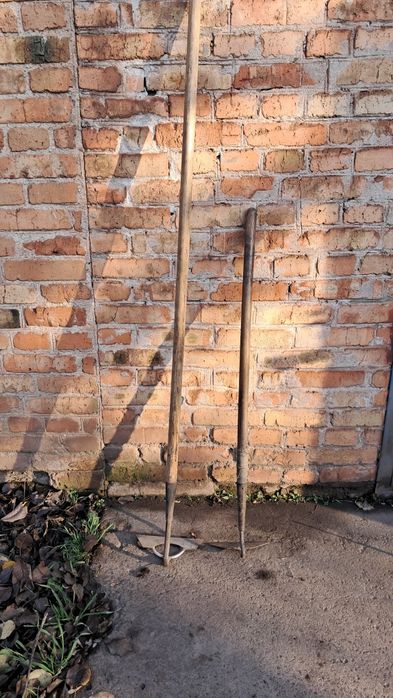 Лопати, сапки,граблі.