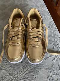 Sapatilhas Nike Air Douradas