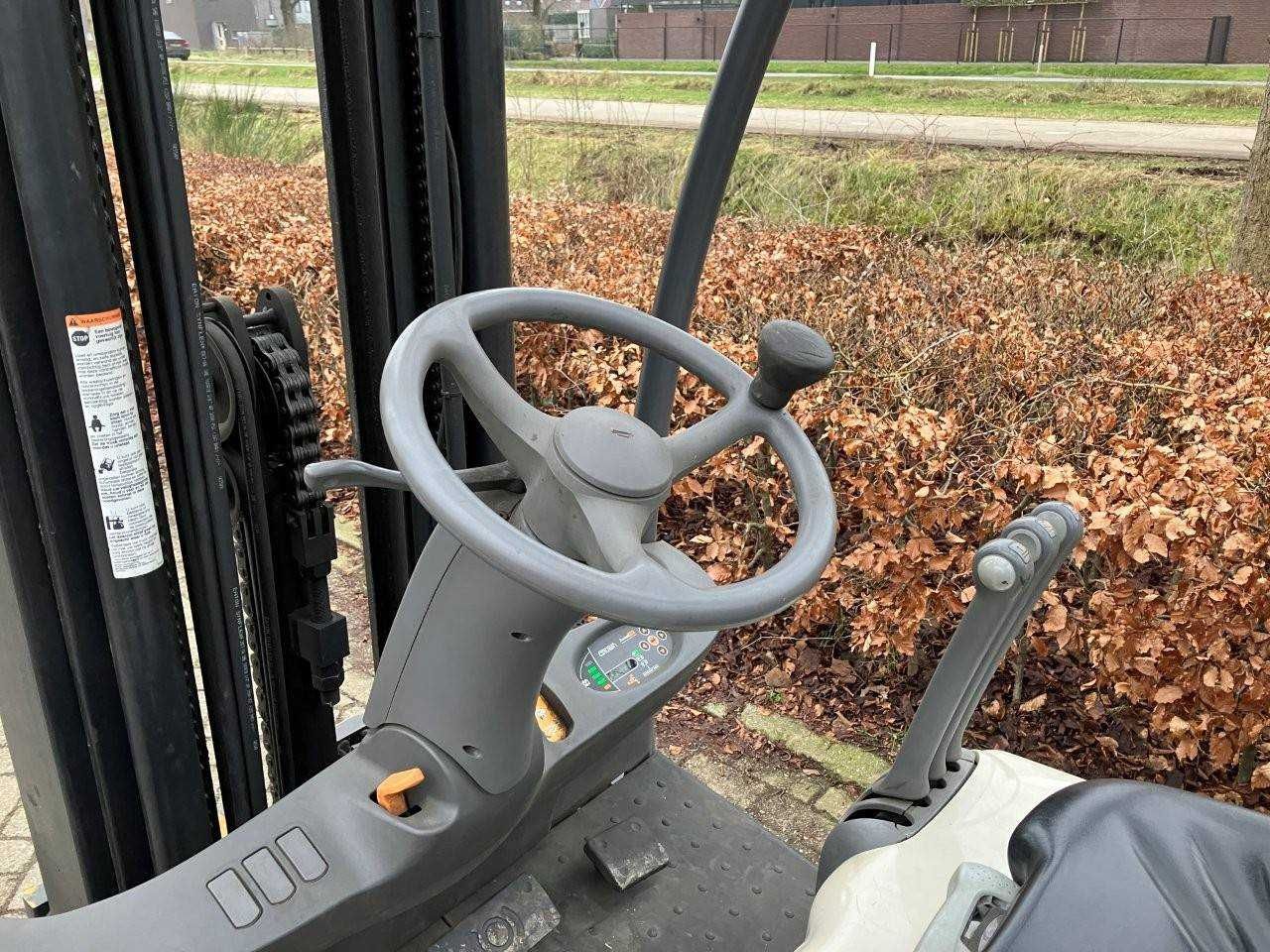 Empilhador eléctrico Crown SC4220 - 1.600 Kg (2532)