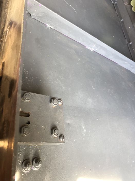 Двері металеві з внутрішнім замком