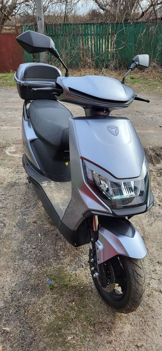 Електроскутер Yadea RN