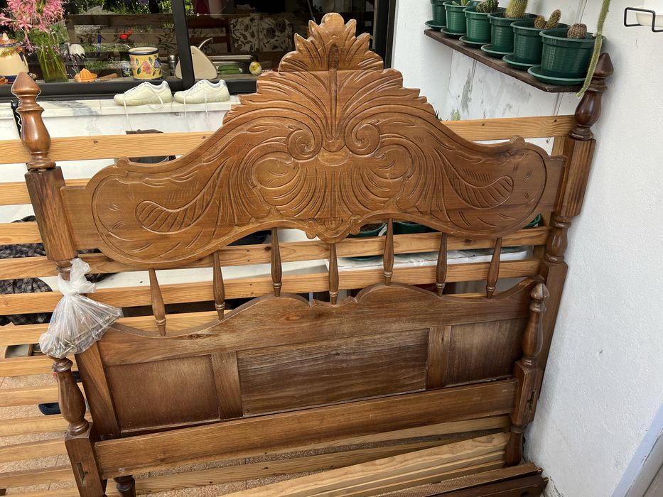 Vendo cama antiga