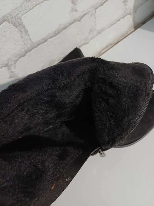 Зимові замшеві жіночі сапожки