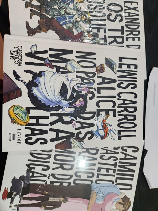 Vendo 3 mosqueteiros,  alice país das maravilhas, amor de  perdição