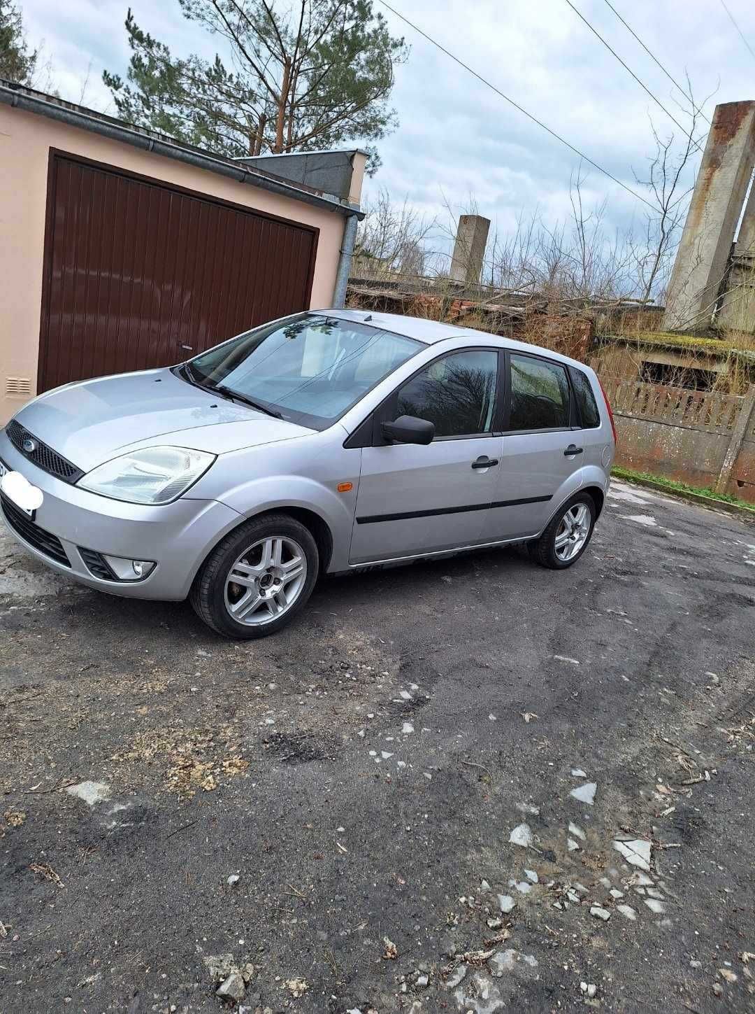 Ford fiesta 2004 r