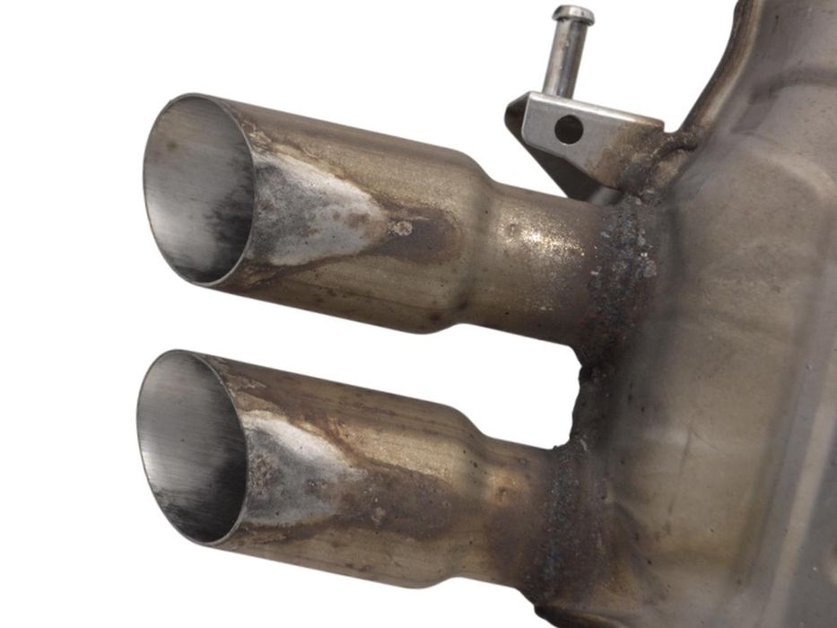 Глушник AUDI Q5 2008-2012 8R0253611H