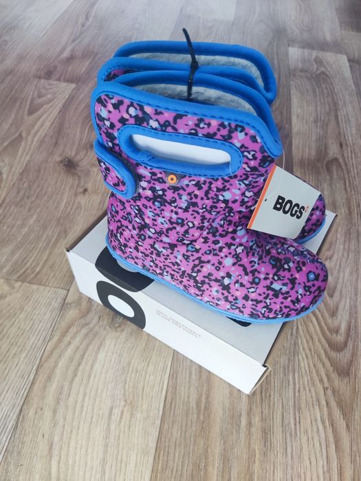 Продам нові демісезонне взуття для діток.